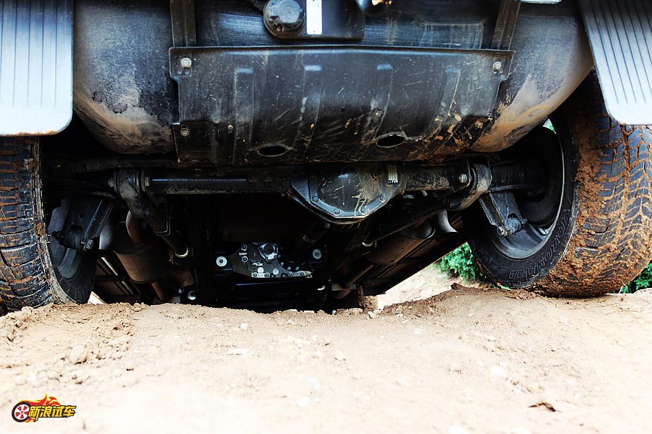 奔驰G500外观图片