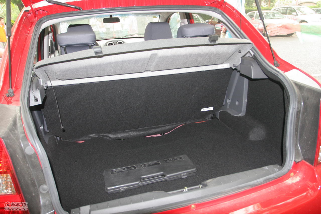 奇瑞旗云1内饰及细节_旗云1空间图片372028_汽车图库_新浪汽车_新浪网