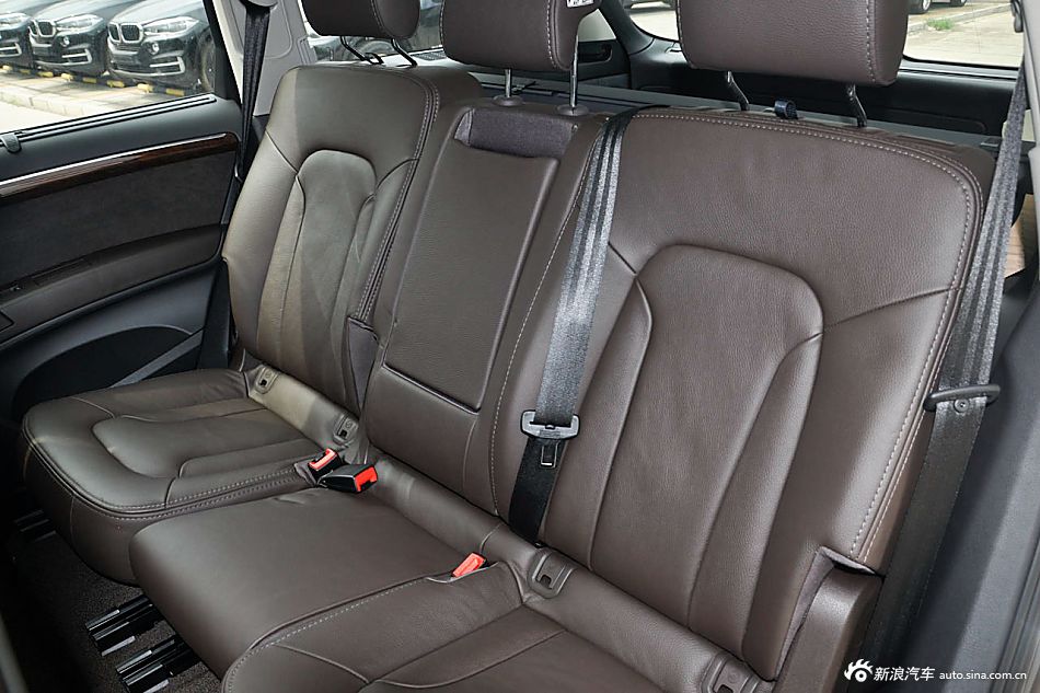 2015款奥迪Q7 40TFSI典藏型