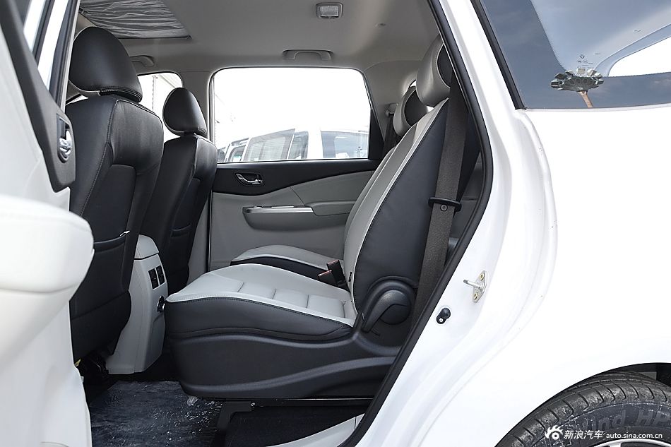 2016款风行S500 1.6L手动豪华型