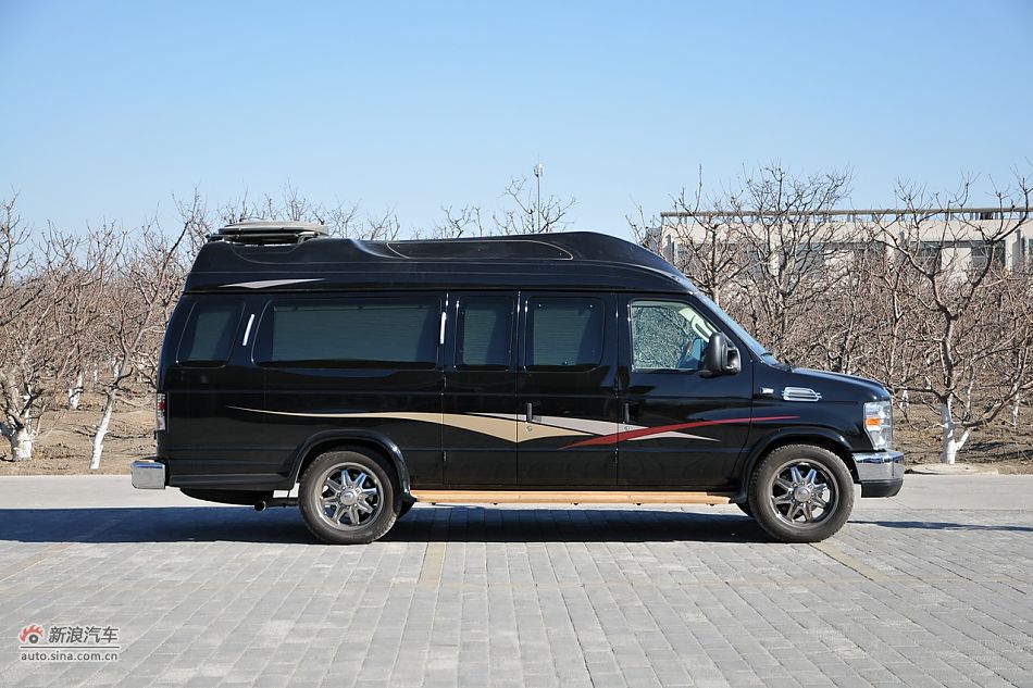 星客特改装福特e系列豪华商务车