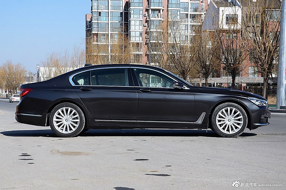 2016款宝马7系740Li 3.0T自动豪华型