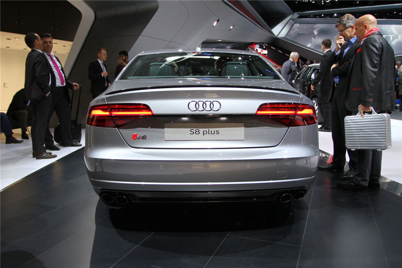 极速先锋 实拍全新奥迪s8 plus