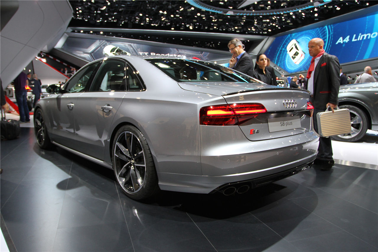 极速先锋 实拍全新奥迪s8 plus