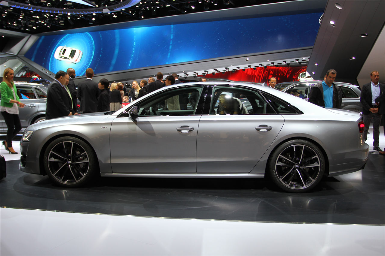 极速先锋 实拍全新奥迪s8 plus