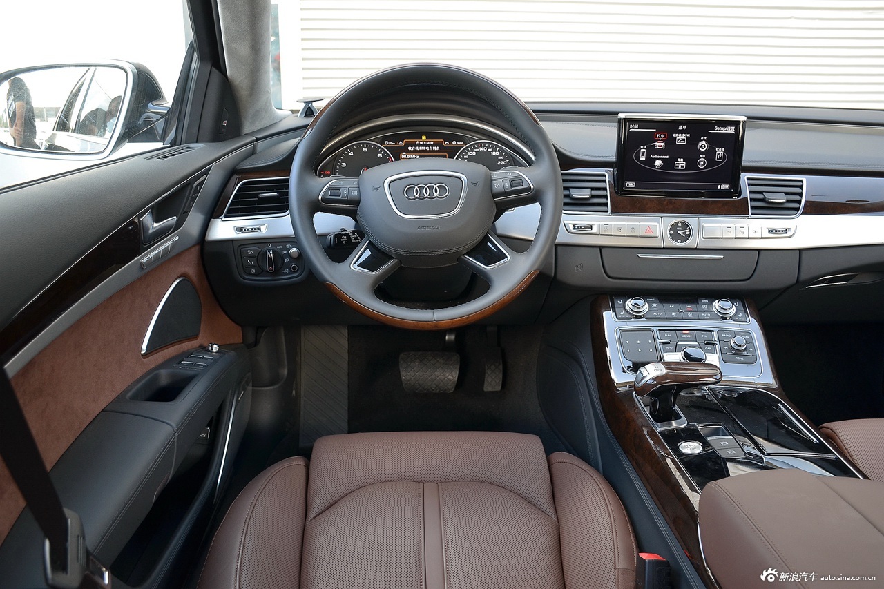 2016款奥迪a8l 6.3l自动60tfsi w12 quattro旗舰型