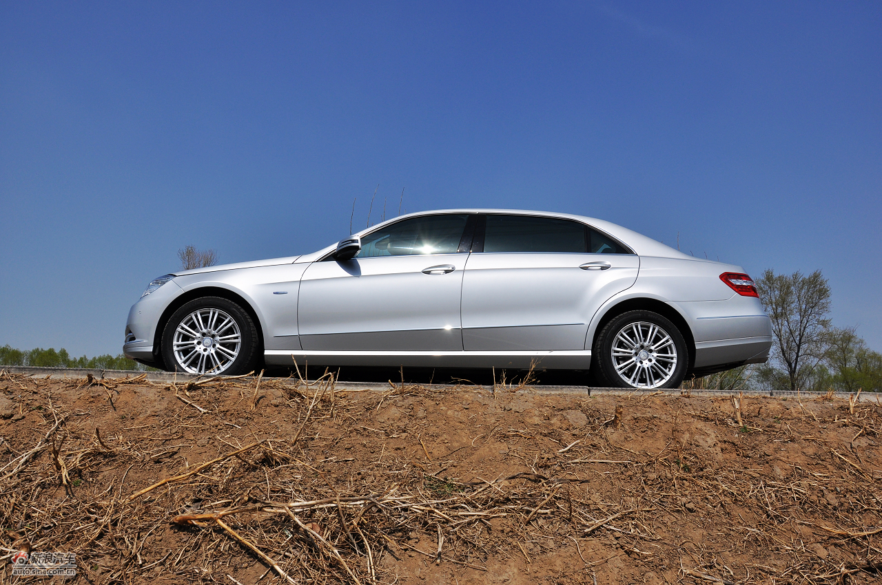 2011款奔驰e200 cgi优雅型外观