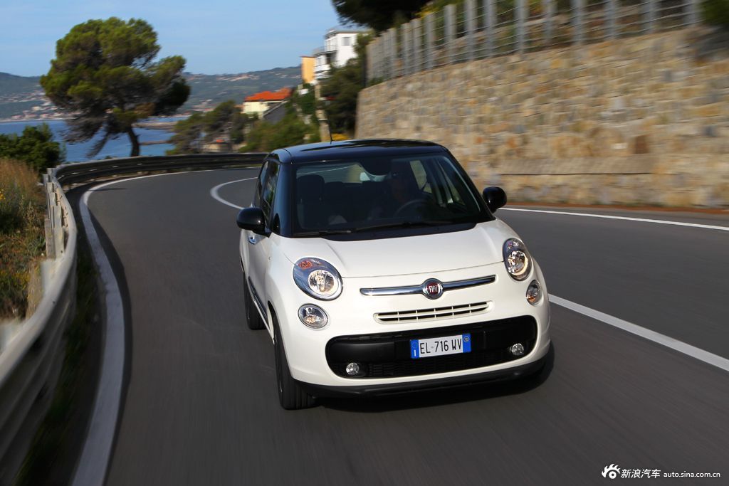 菲亚特500l官方组图