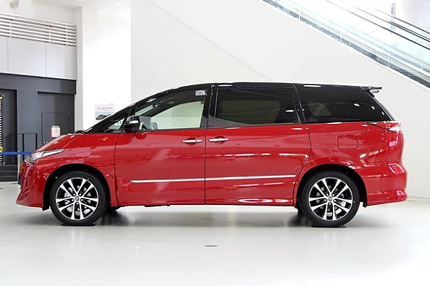 丰田新款普瑞维亚实车图