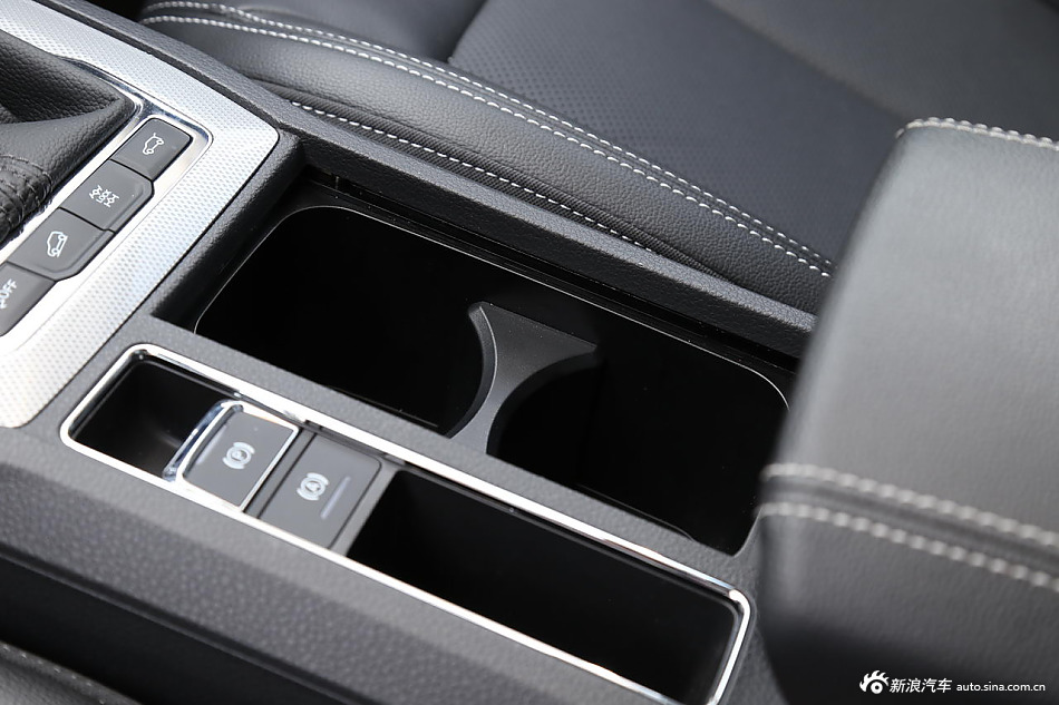 2016款荣威RX5基本型