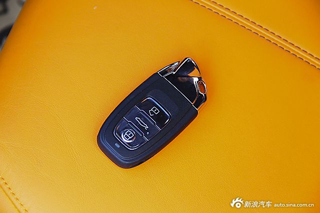 huracan的名字在西班牙语中直译为"飓风",但按照兰博基尼的传统