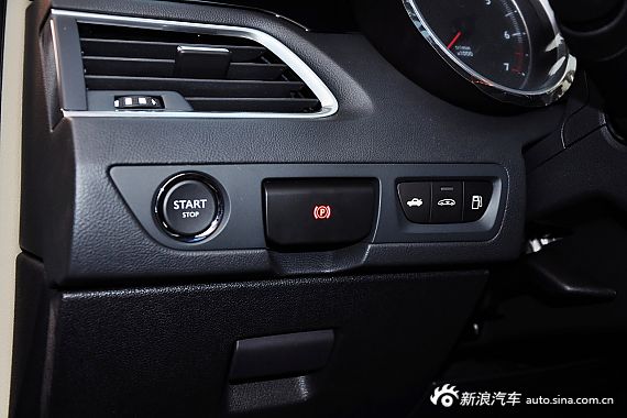 2015款东风标致508自动旗舰版