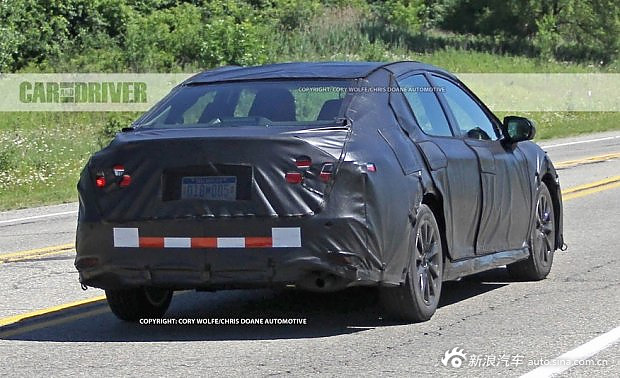 或2017年1月发布 丰田新一代凯美瑞谍照