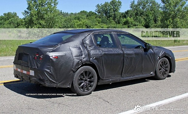 或2017年1月发布 丰田新一代凯美瑞谍照
