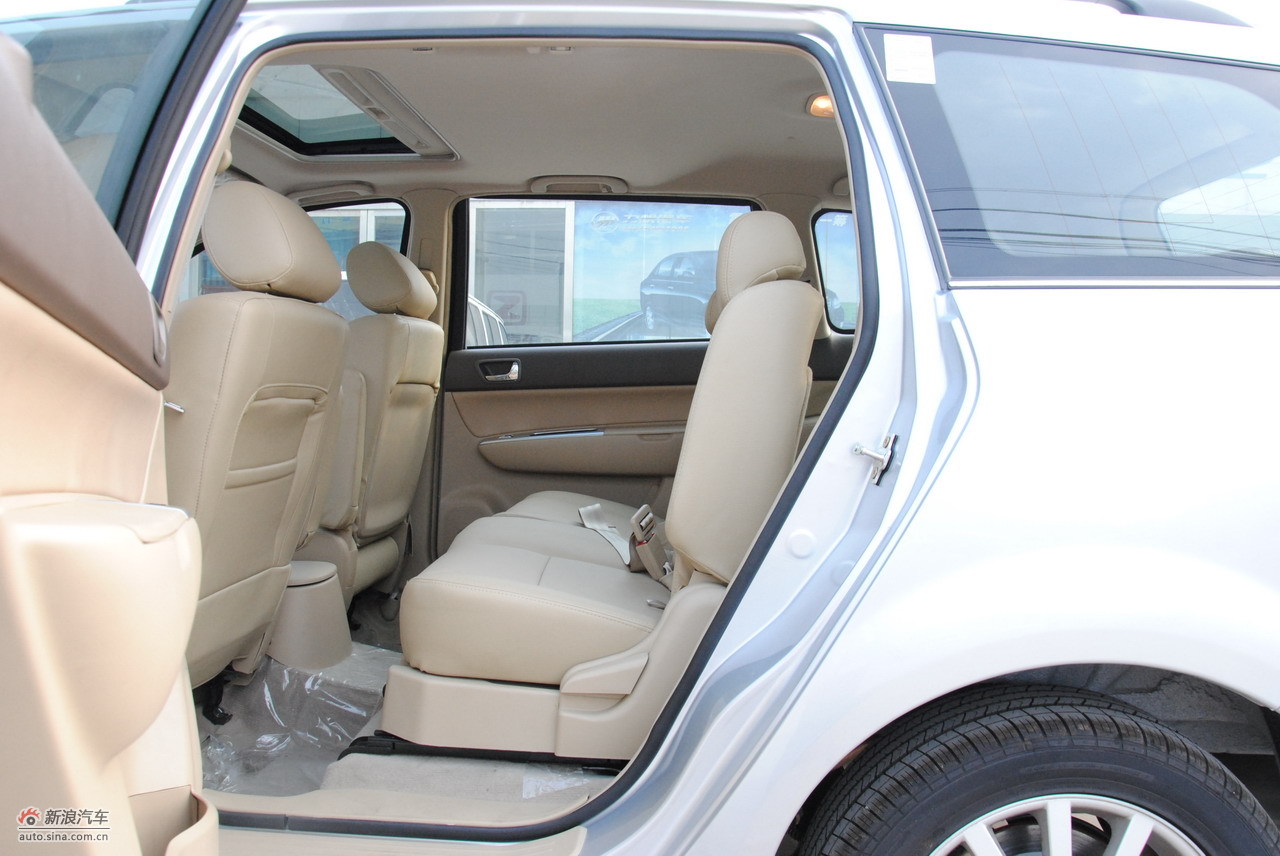 2012款威麟v5_威麟v5空间图片8698304_汽车图库_新浪汽车_新浪网