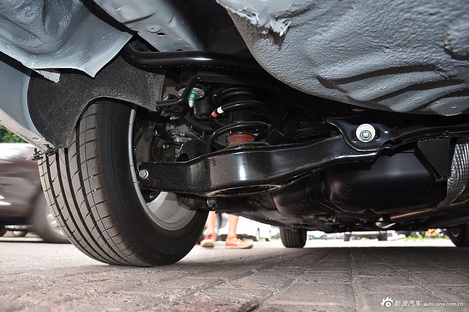 2016款奔腾B50 1.6L自动舒适型