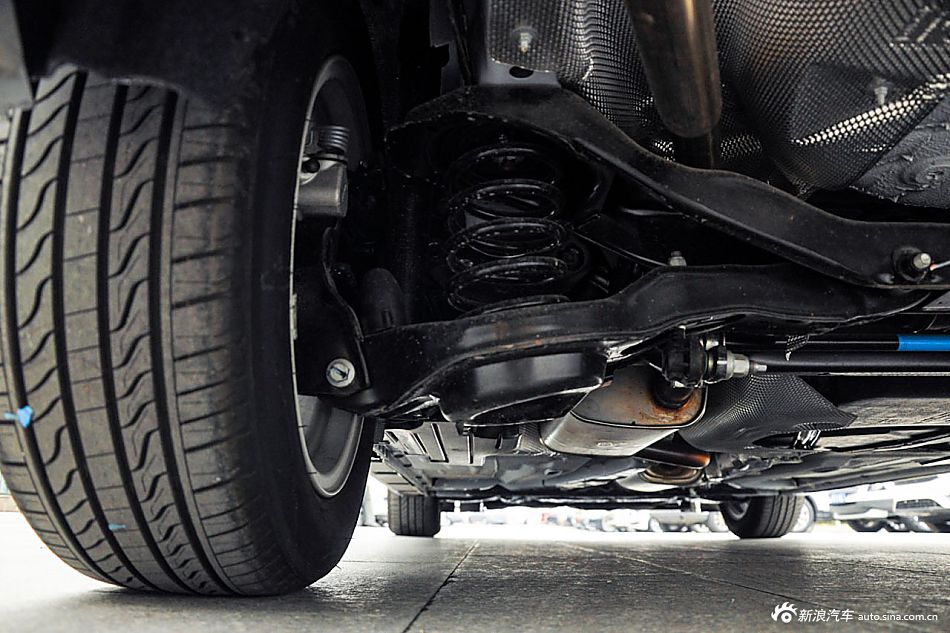 2015款福克斯两厢1.0L GTDi手动超能风尚型