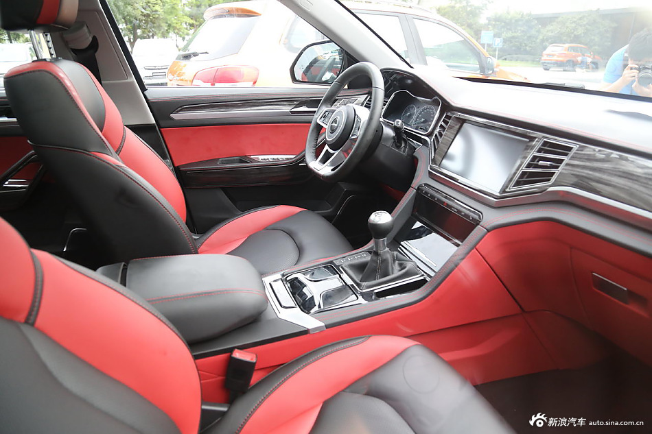 众泰造出“全新途观”.实拍众泰大迈X7