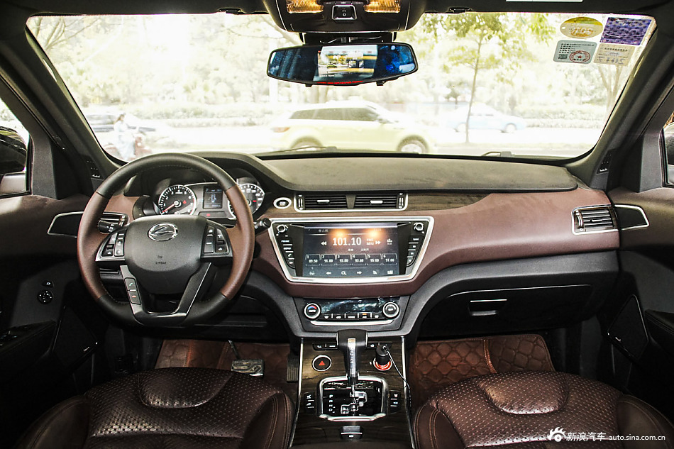 2015款陆风X7 2.0T自动全景旗舰版