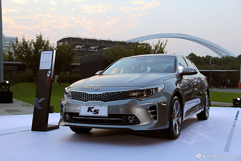 起亚全新K5