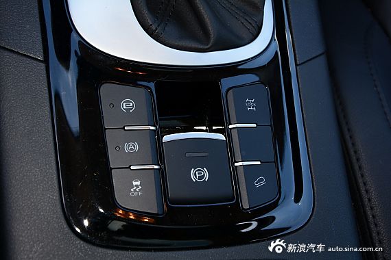 2015款锐腾2.0T 自动四驱基本型