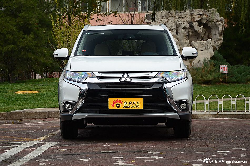 2016款2.0L两驱加值版 5座