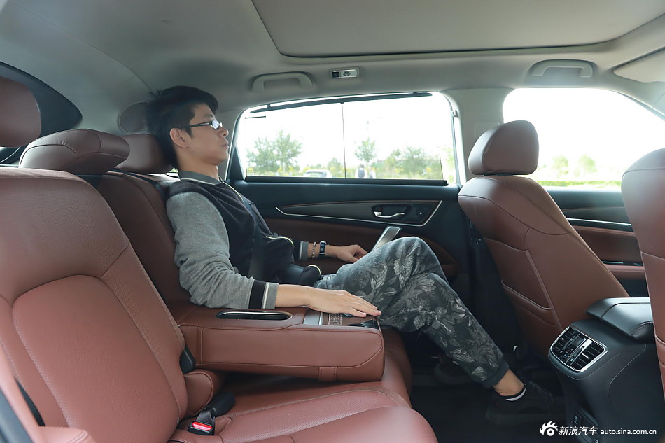 2016款冠道2.0T自动基本型