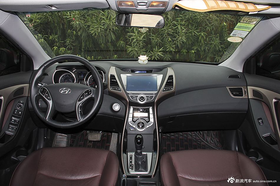 2015款朗动1.6L自动尊贵型