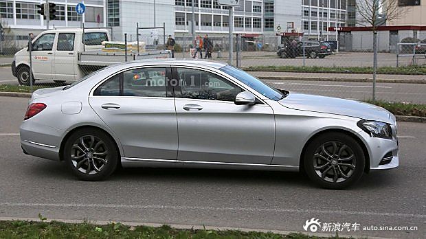 明年年底发布 奔驰新款C级谍照曝光