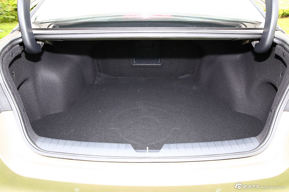 2016款起亚K5 2.0T 自动LUXURY