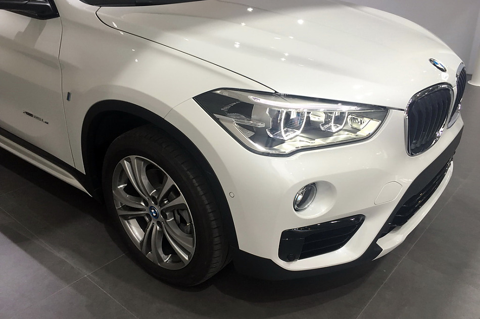 成都车展：宝马X1插电混动版