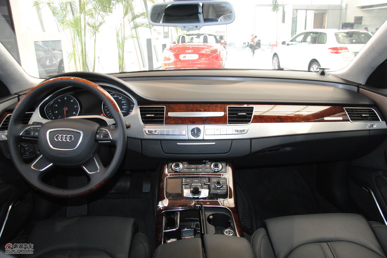 2011款奥迪a8l 6.3l fst w12内饰功能