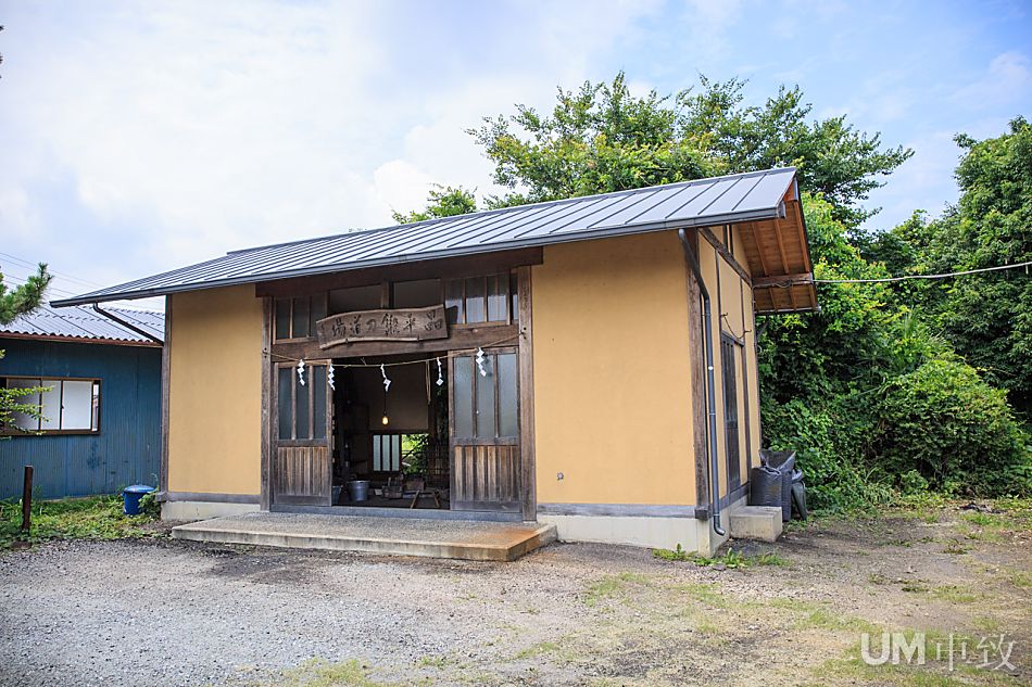 日本刀兼具了品位与美感,因而代表着日本人审美意识的锻刀工艺至今生