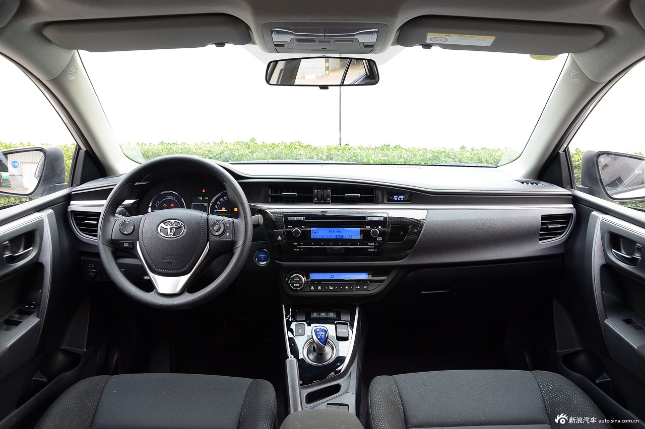 低速时雷凌双擎可以完全靠电驱动随着车速的增加发动机也开始介入