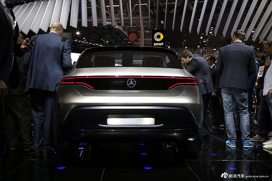 再次定义奔驰新EQ级电动SUV概念车