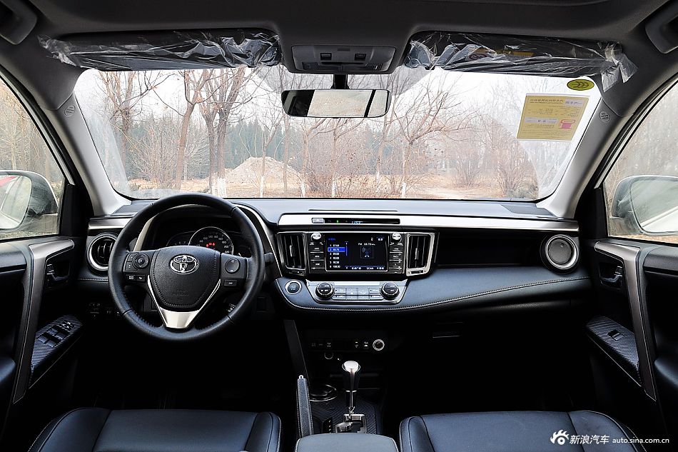 2015款RAV4 2.0L CVT四驱新锐版