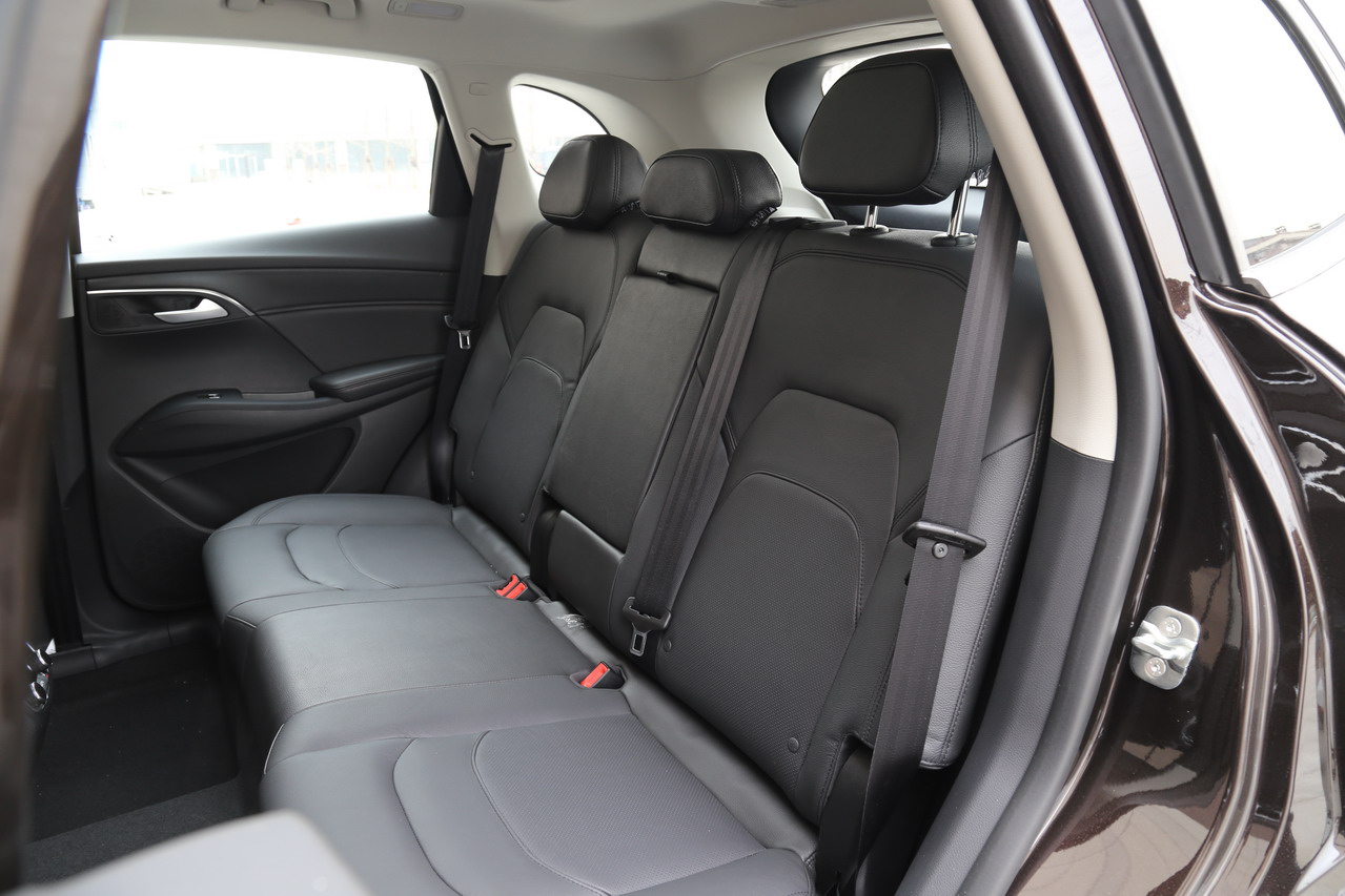 2016款宝沃bx7 2.0t自动两驱豪华版28t