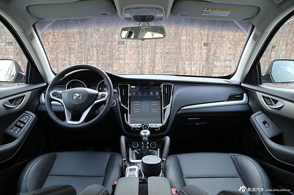 2016款众泰SR7 1.5T手动魔方之心版