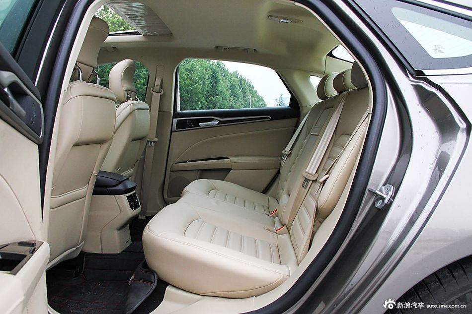 2013款蒙迪欧 1.5L GTDi180 时尚型