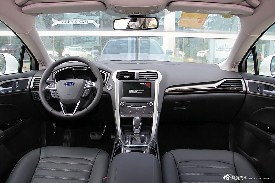 给你20万 三位帅男你翻谁的牌？