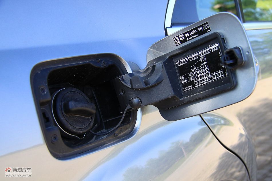 奔驰s400 hybrid油箱