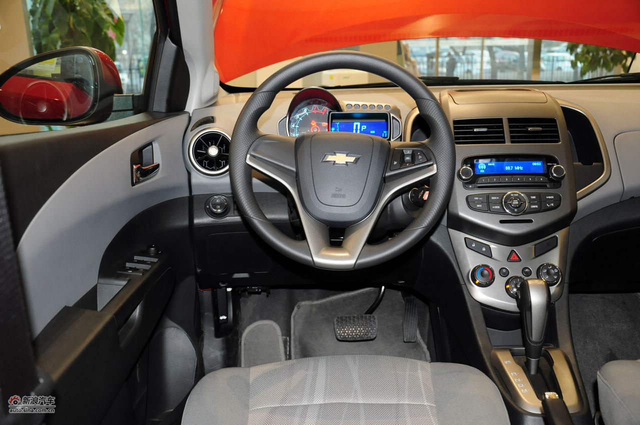 2011款爱唯欧三厢实拍_爱唯欧内饰图片12358741_汽车图库_新浪汽车