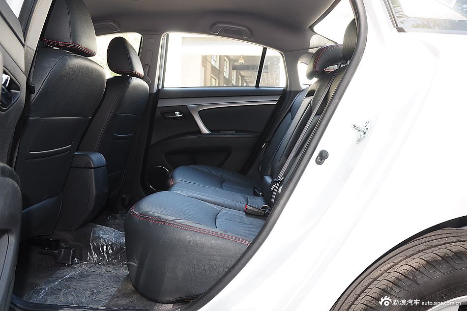 2015款海马M6 1.5T CVT驭FUN型