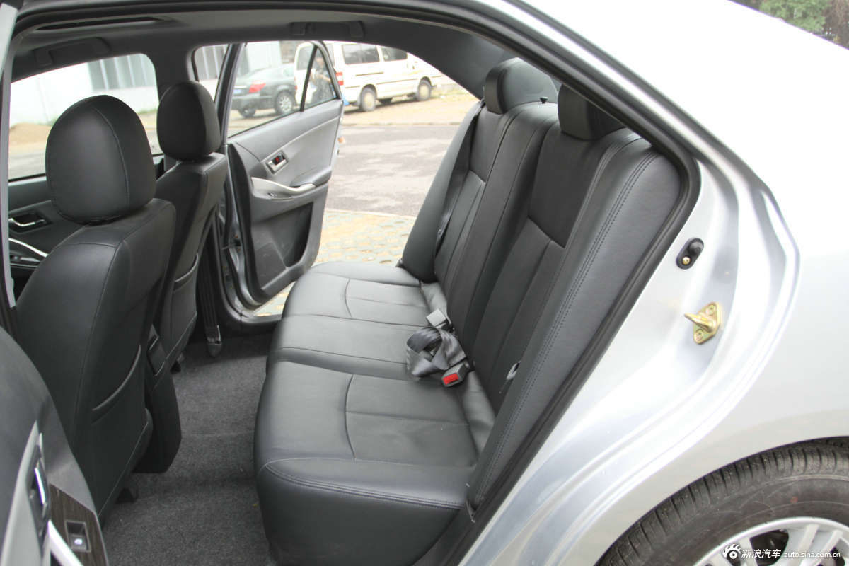 众泰z300到店实拍