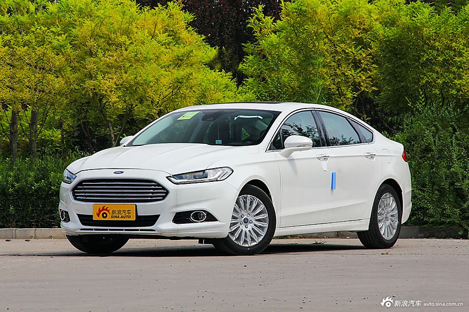 给你20万 三位帅男你翻谁的牌？