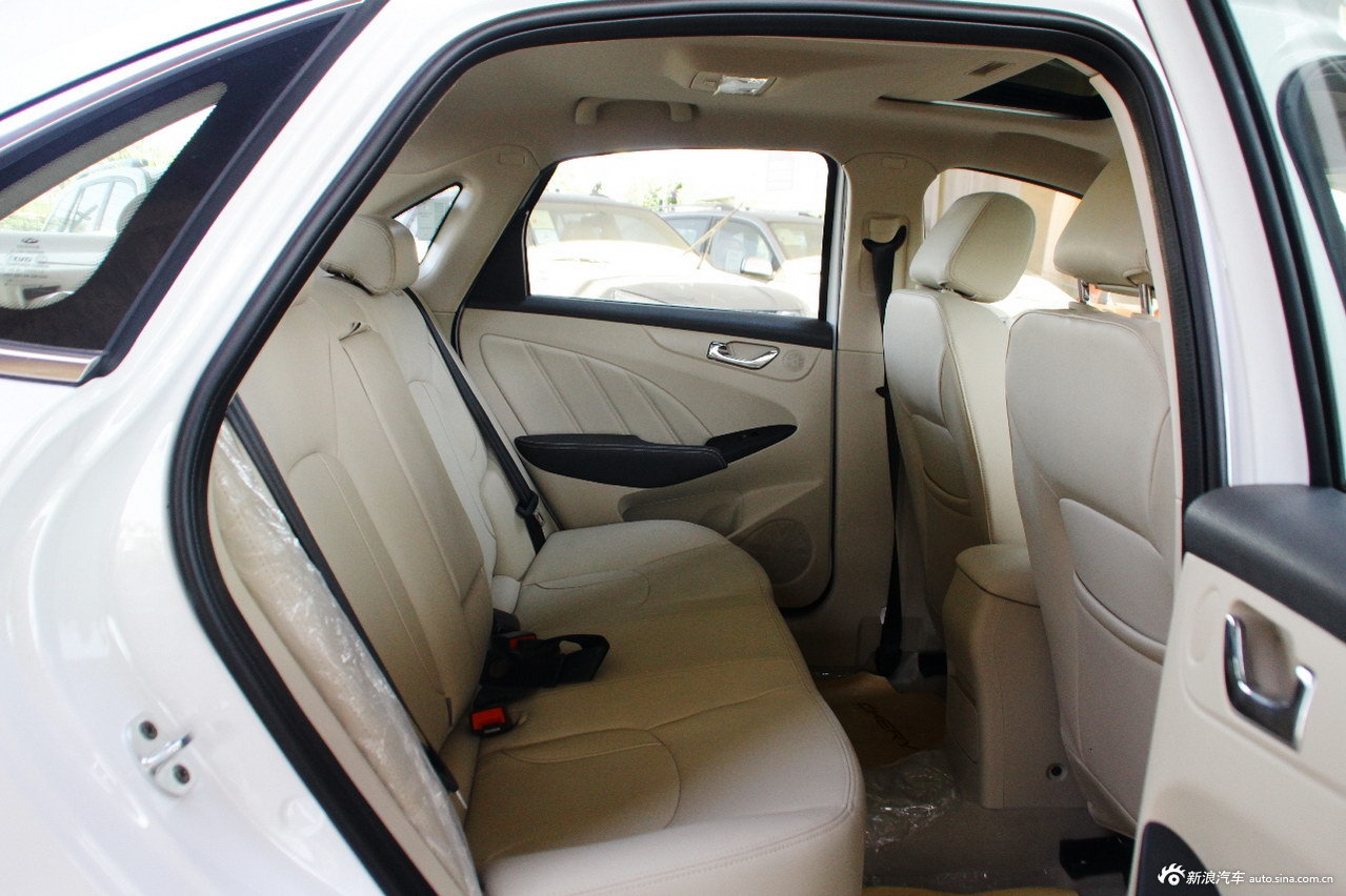 6l dvvt cvt致尊版实拍_艾瑞泽7空间图片30208816_汽车图库_新浪汽车