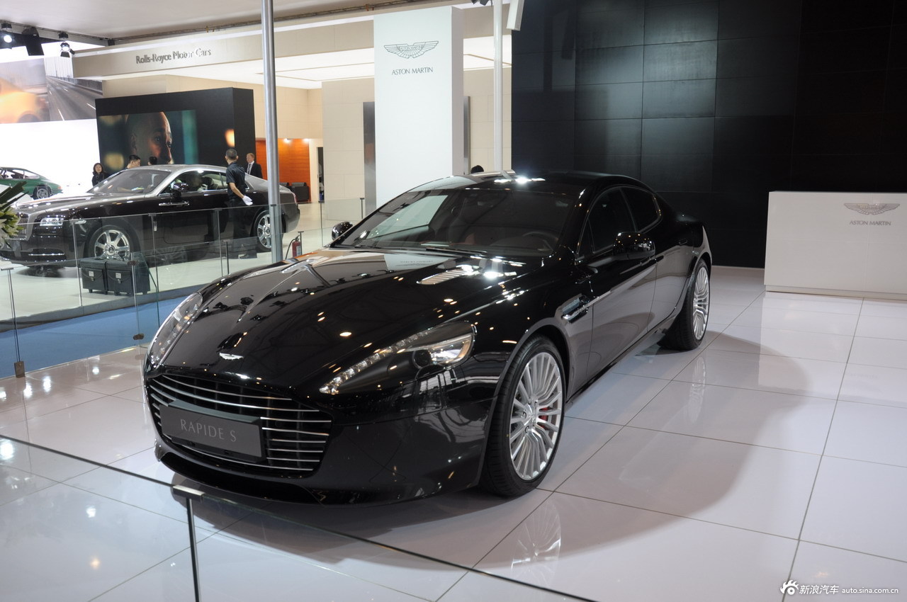 2013成都车展豪车实拍:阿斯顿马丁rapide s