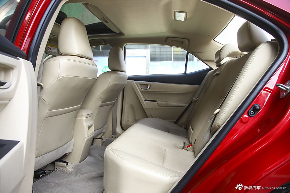 2014款卡罗拉1.8L CVT至高版