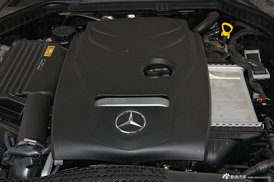2015款奔驰C300 2.0T自动运动版