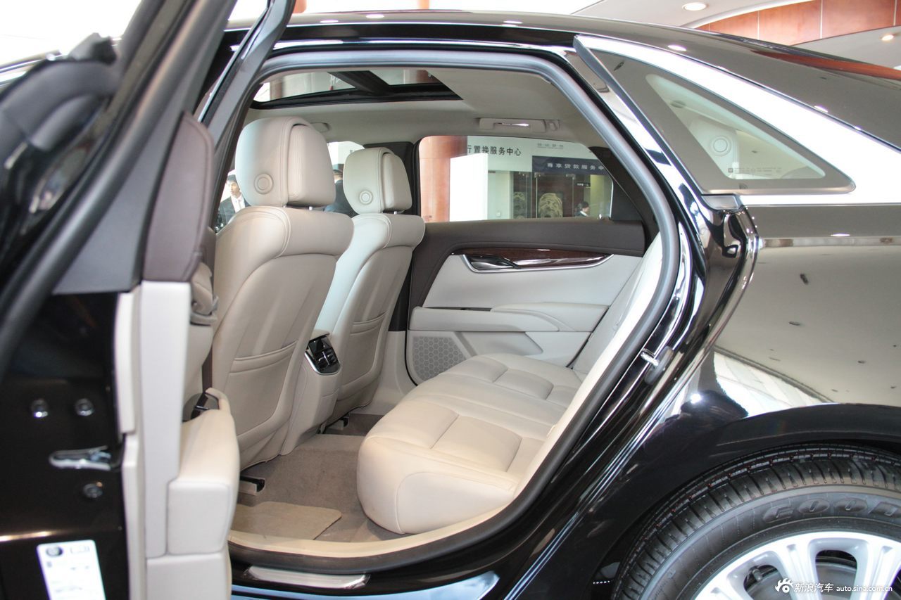 2013款凯迪拉克xts 到店实拍_凯迪拉克xts空间图片25398925_汽车图库